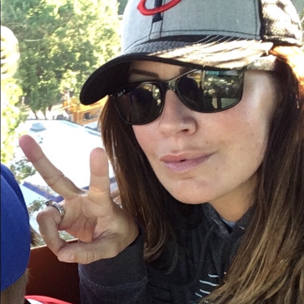 Meet your Posher, Casey